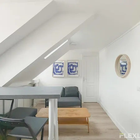 Comfortable And Bright Large 10th * パリ