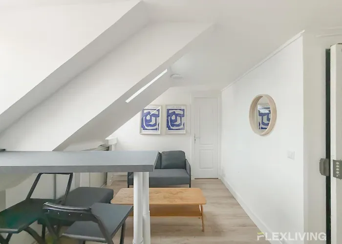 Comfortable And Bright Large 10th * パリ